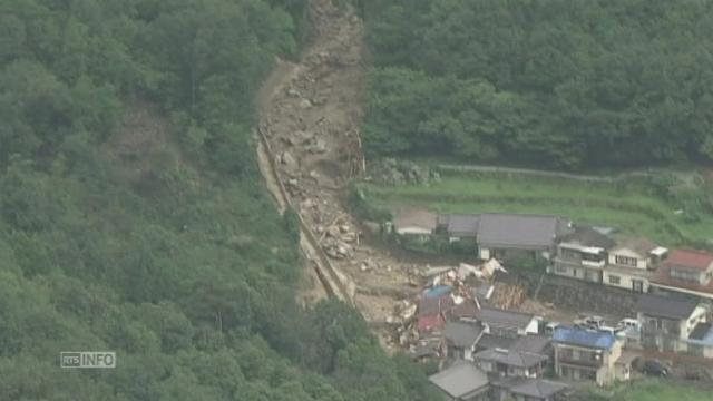 Impressionnants glissements de terrain au Japon