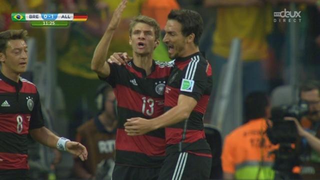 1-2, BRA-GER (0-1): Seul au 5 mètres, Müller reprend un corner de Kroos et ouvre le score pour la "Mannschaft"