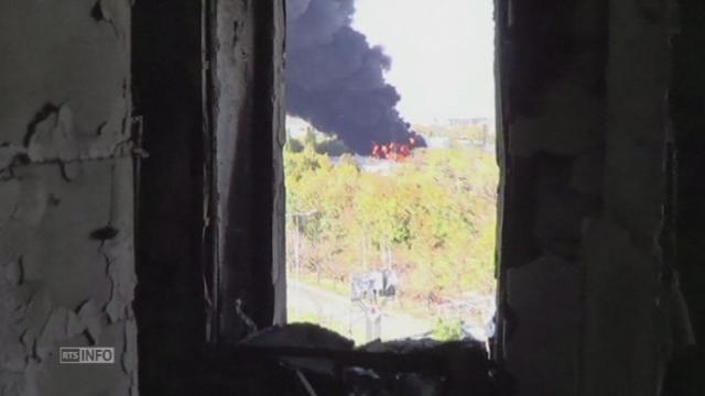 Feu dans un batiment de l aeroport de Donetsk