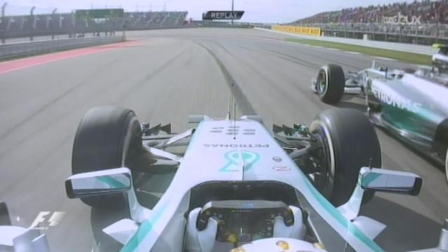 24e tour, Hamilton prend l’ascendant sur Rosberg et s’empare de la tête de la course