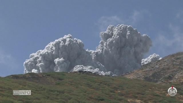 Après l'éruption d'un volcan au Japon, on dénombre au moins 30 morts