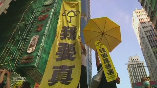 Evacuation d'un des derniers sites de manifestants à Hong Kong