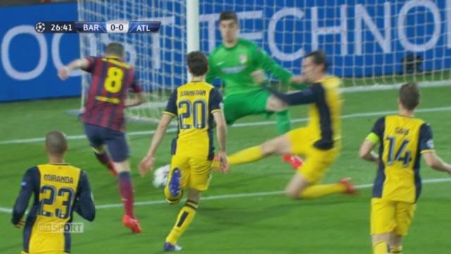 ¼, Barcelone - Atletico (0-0): magnifique tacle de Godin sur ce tir d’Iniesta (26e)