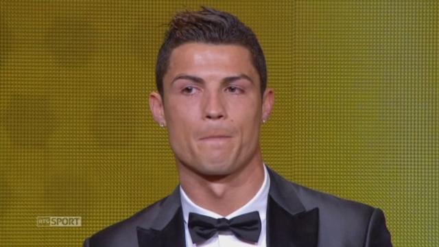 Cérémonie du Ballon d'Or: remise du trophée à XX