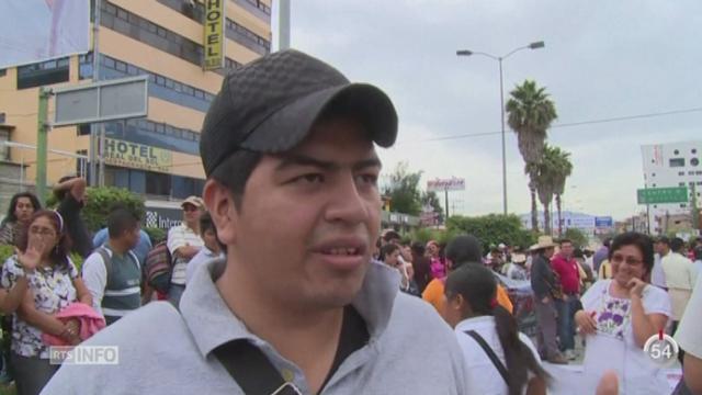 Mexique: des milliers de manifestants bloquent une autoroute