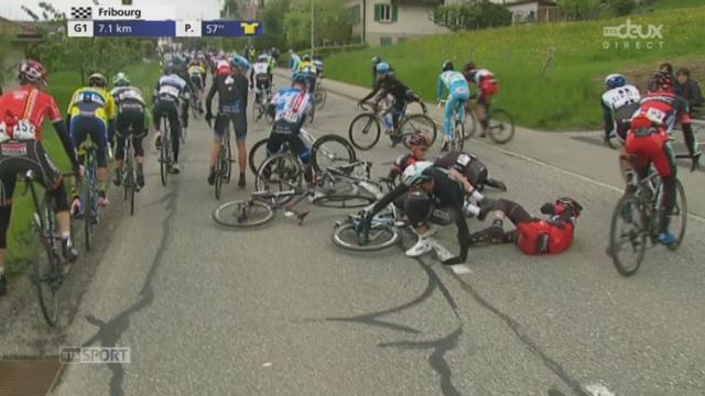 4e étape Fribourg-Fribourg: grosse chute au milieu u peloton a 8 km de l'arrivée 17h14