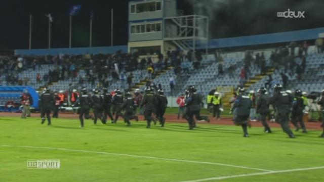 Gr. I (3e j): Sparta Prague - Slovan Bratislava (0-0). Match interrompu après 40 minutes (heurts entre les supporters). Le match a repris après une heure