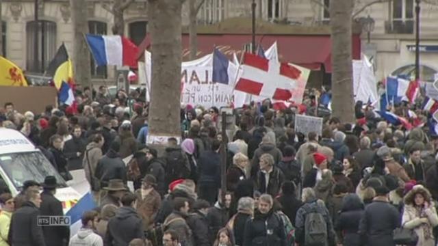 Des milliers de manifestants anti-Hollande à Paris