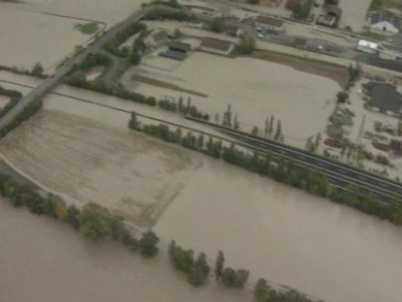 La plaine du Rhône inondée en octobre 2000 [RTS]