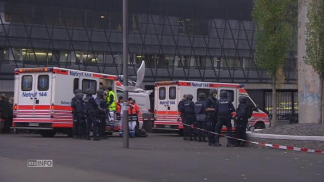 Dispositif policier autour de la Haute école d'art de Zurich