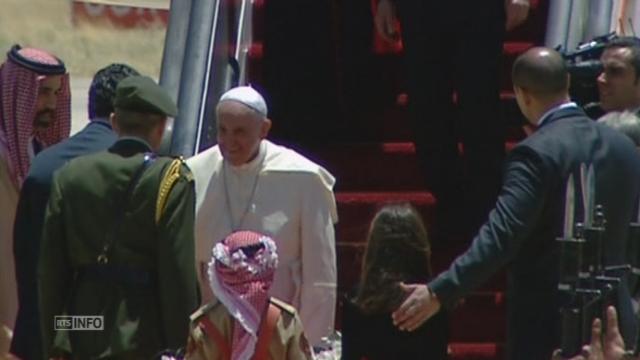 L'arrivée du pape en Jordanie pour son premier voyage en Terre sainte