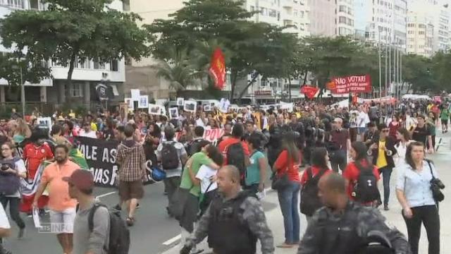 Les manifestations en marge du Mondial se multiplient au Brésil