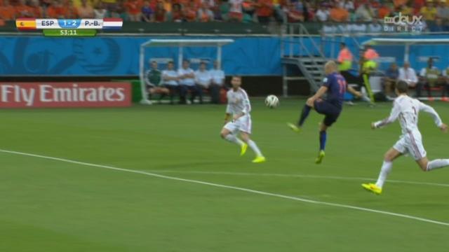 Groupe B, ESP-NED (1-2): les "Oranje" prennent l'avantage par Robben qui élimine Piqué et trompe Casillas d'une frappe déviée
