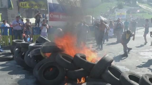 Protestations à Kiev contre l'évacuation de Maïdan