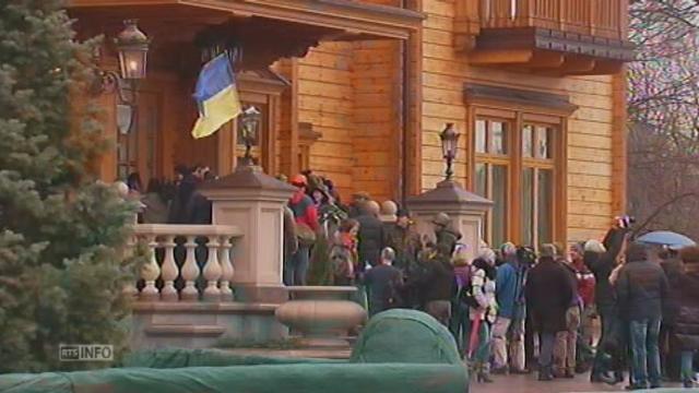 Les Ukrainiens s'emparent de la résidence du président