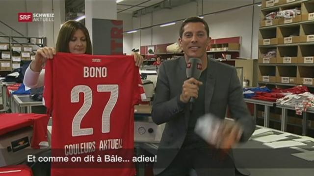 François Egger joue un tour au présentateur du journal alémanique avec un maillot de l'équipe de Suisse