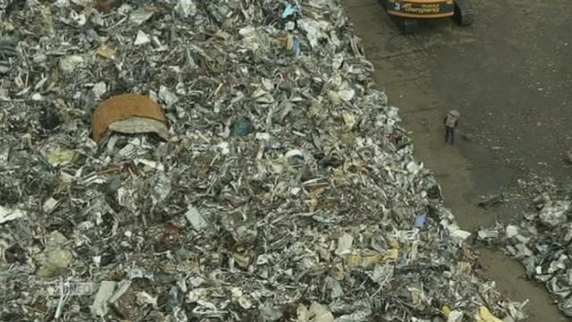 Des tonnes de déchets électroniques arrivent en Chine du monde entier