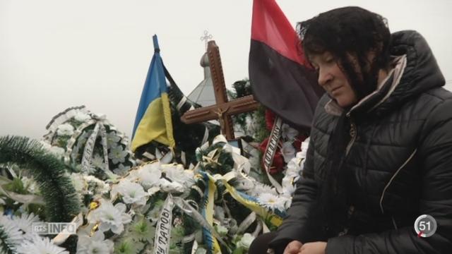 Ukraine: le pays est coupé en deux entre l'Ouest, tourné vers l'Europe, et l'Est, en guerre