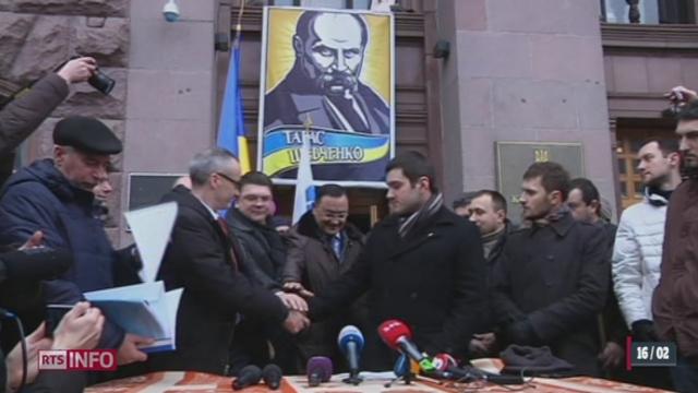 Ukraine: l'opposition a évacué dans le calme la mairie de Kiev, haut lieu de contestation