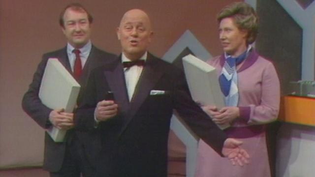 Georges Hardy présentant la dernière émission d'A vos lettres en 1980. [RTS]