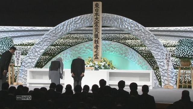 Hommages de l'empereur et du Premier ministre japonais