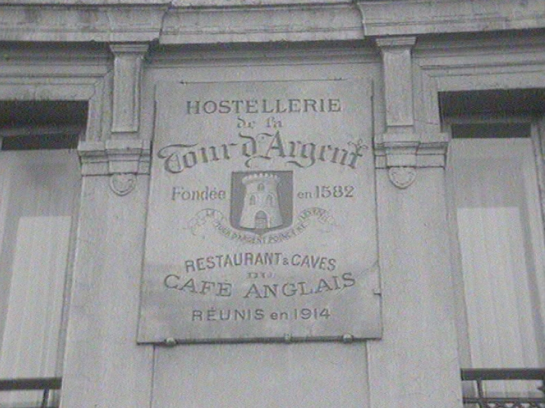 Le restaurant de La Tour d'Argent à Paris en 1972. [RTS]