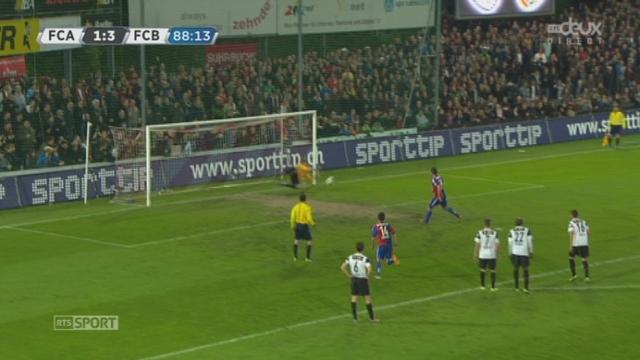 FC Aarau - FC Bâle (1-3): Fabian Schär voit son penalty stoppé par Unerstall