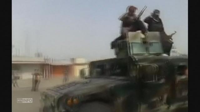 Defile de vehicules de l EIIL a Baiji en Irak