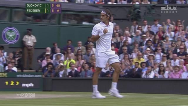 Finale messieurs. Novak Djokovic (SRB) - Roger Federer (SUI). Le Suisse risque gros dans ce jeu, mais finit par passer et mener 6-5 dans la 3e manche
