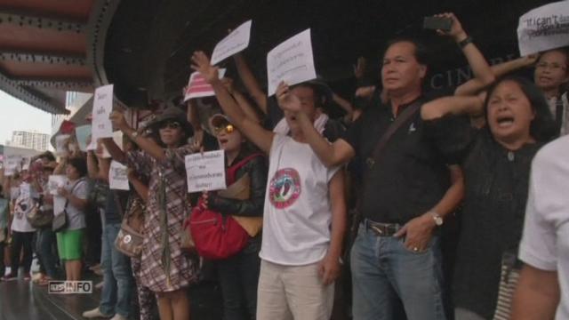 Protestation à Bangkok contre le coup d'Etat