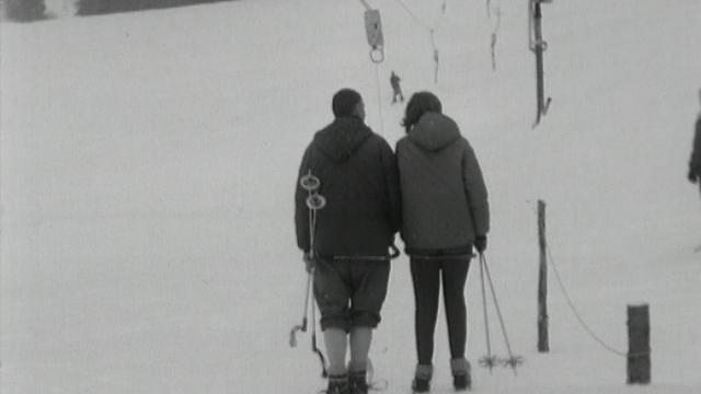 Le téléski de Sur le Vau dans le Val-de-Travers en 1965. [RTS]