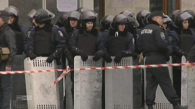 La police évacue le bâtiment abritant le gouvernement à Donetsk