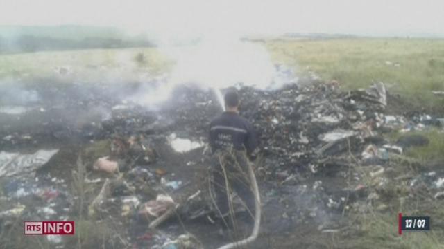 Un avion de ligne malaisien avec 295 personnes à bord s'est écrasé en Ukraine