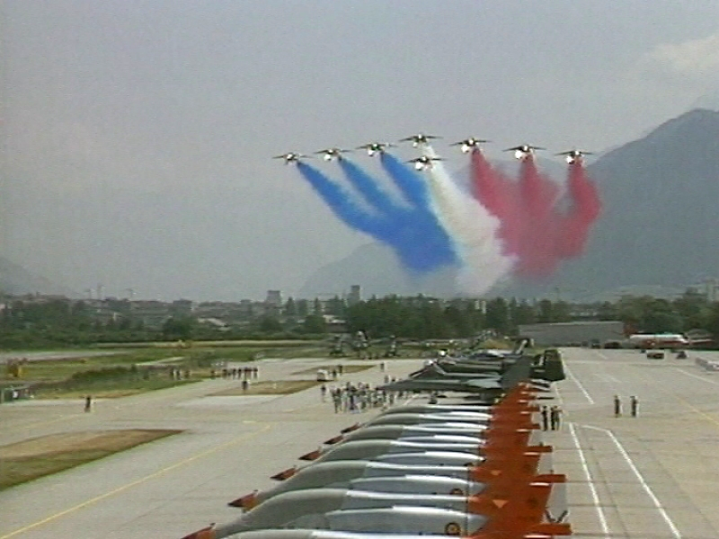 Reflets filmés de l'Air Show 89 de Sion. [RTS]