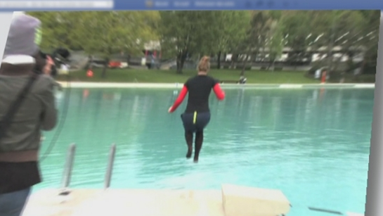 Se jeter dans l'eau froide est le nouveau défi lancé sur Facebook