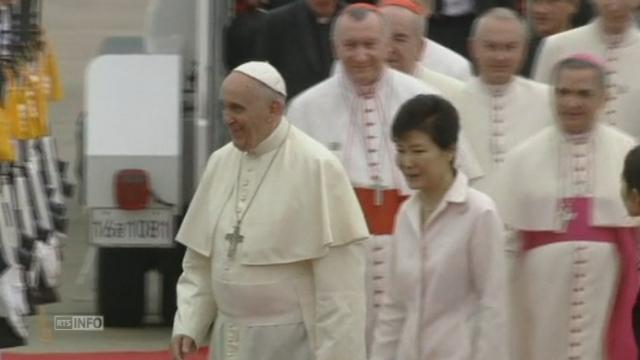 Le pape François arrive en Corée du Sud