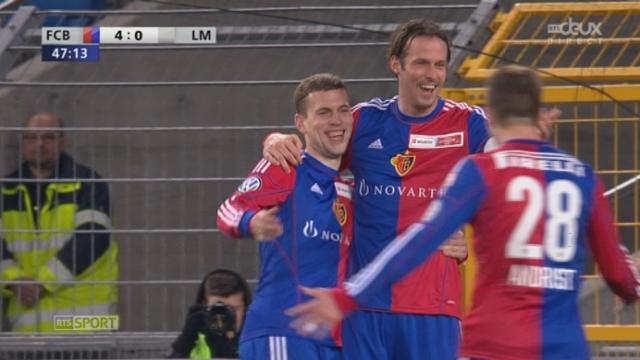 FC Bâle - FC Le Mont: (4-0): très altruiste, Streller donne pour Frei qui marque dans le but vide