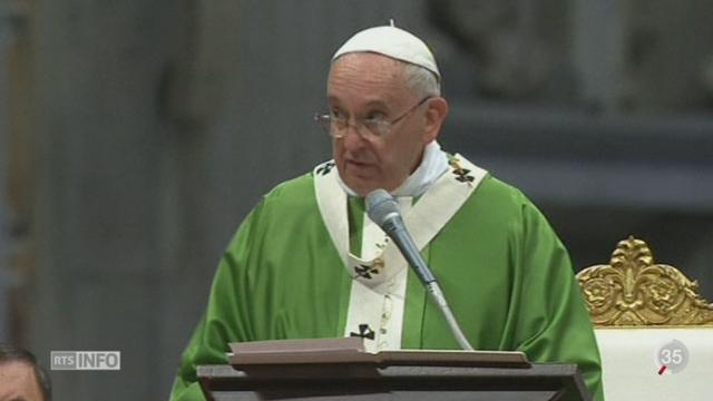 Vatican: le pape François ouvre un synode historique sur la famille