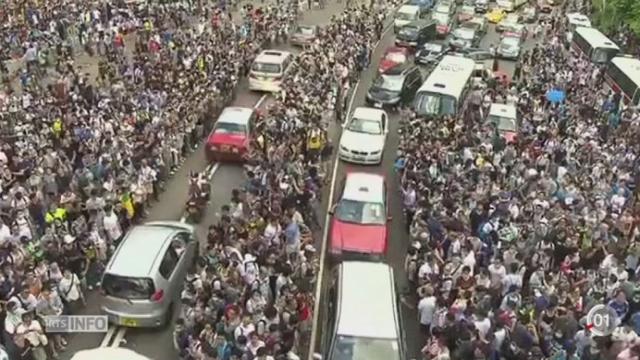 A Hong Kong, plusieurs dizaines de milliers de personnes ont défié les forces de l'ordre