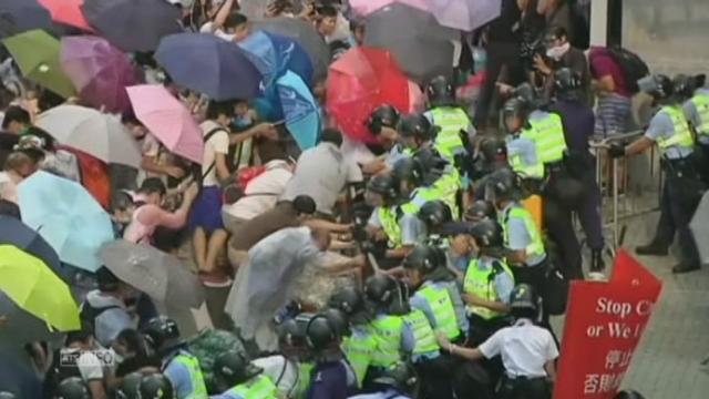 De violents affrontements à Hong Kong entre la police et les manifestants