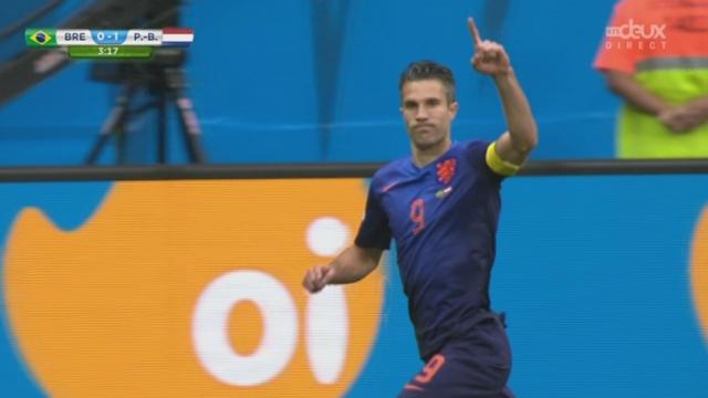 Petite finale, BRA-NED (0-1): Thiago Silva accroche Robben dans la surface, Van Persie transforme sans trembler