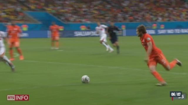 Football - Coupe du Monde: les Pays-Bas se qualifient dans la douleur