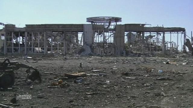 L'aéroport civil de Lougansk totalement détruit