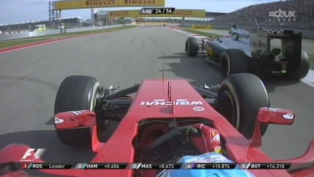 24e tour, Alonso double Button à l’intérieur du virage