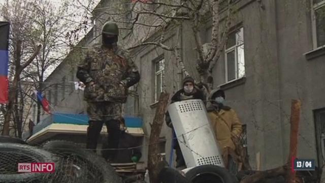 Ukraine: des bâtiments officiels continuent de tomber aux mains des forces pro-russes.