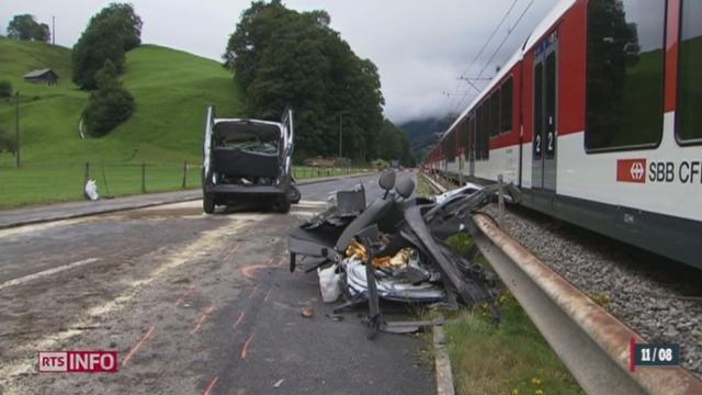Un train est entré en collision avec un minibus