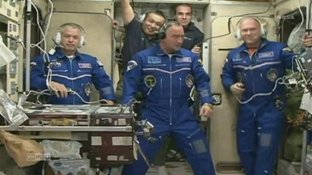 L'équipage de Soyouz accueilli à bord de l'ISS