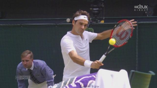 Finale messieurs. Novak Djokovic (SRB-1) - Roger Federer (SUI-2) (7-6 6-7). A suivre absolument! Le Suisse sauve 7 balles de set, en manque, lui-même, une avant de transformer la deuxième  balle de manche!