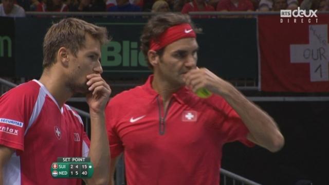 Barrage à Genève. Suisse - Pays-Bas. Double: Chiudinelli-Federer - Middelkoop-De Bakker (6-7 6-4 6-4 4-6). Les Néerlandais contraignent les Suisses à une 5e manche !