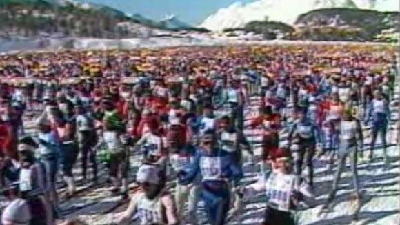 Marathon de ski de fond de l'Engadine en 1985. [RTS]